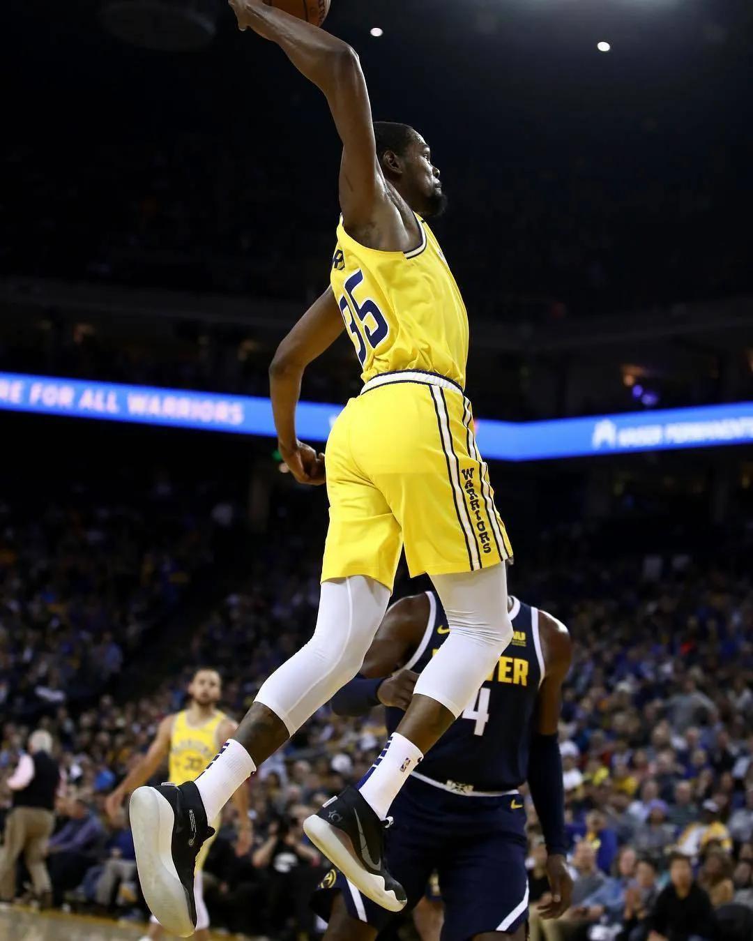 今晨广厦男篮备战西甲杜兰特在DWG比赛中高光表现，现场解说直呼：Rookie在尤文图斯比赛中突破纪录的简单介绍